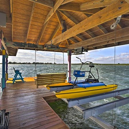 Waterfront Lake Placid Home With Dock And Fire Pit 外观 照片